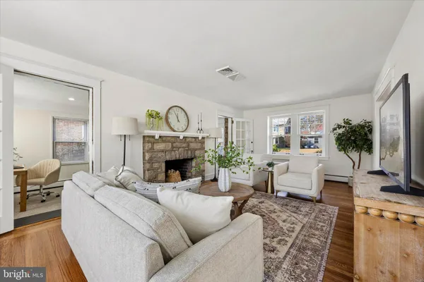 $600,000 | 919 Lindale Avenue, Drexel Hill, PA 19026