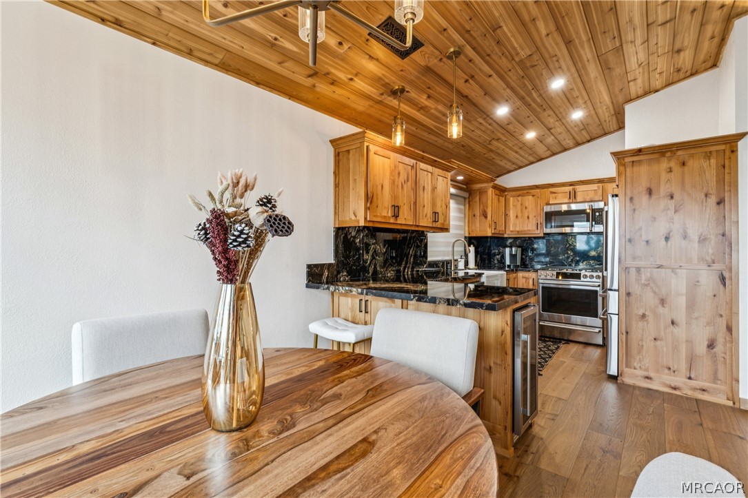 590 Arrowhead Villa Road Lake Arrowhead, CA 92352 - Photo 5 of 43