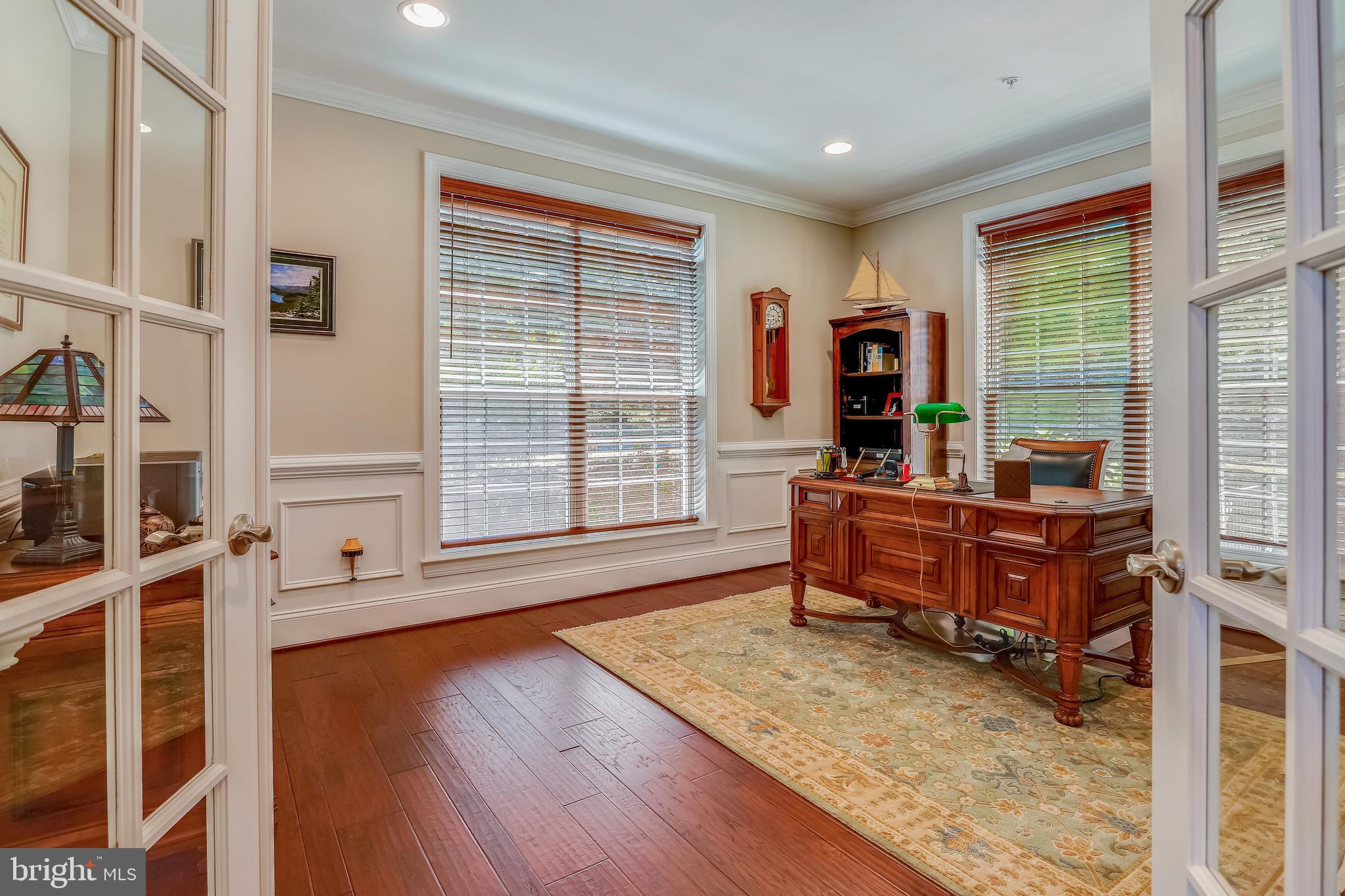 1832 Woods Road Annapolis, MD 21401 - Photo 11 of 29 Main level office