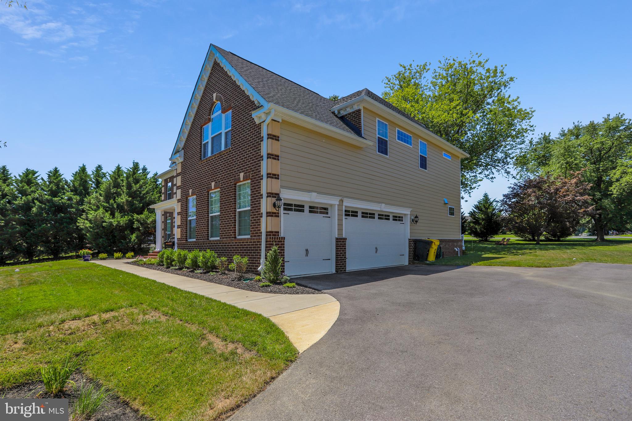 1832 Woods Road Annapolis, MD 21401 - Photo 29 of 29 3 car garage with side entry