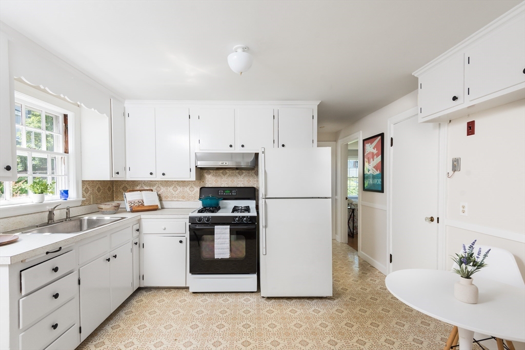 4 Inverness Road Arlington, MA 02476 - Photo 12 of 38