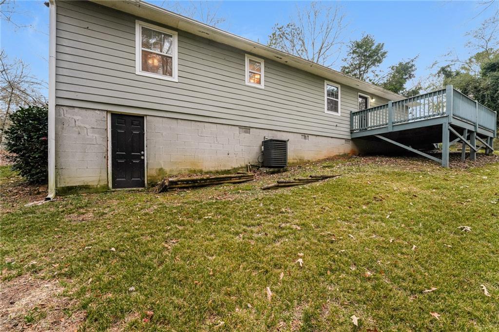 528 Newlin Court Lawrenceville, GA 30046 - Photo 28 of 30 a backyard of a house