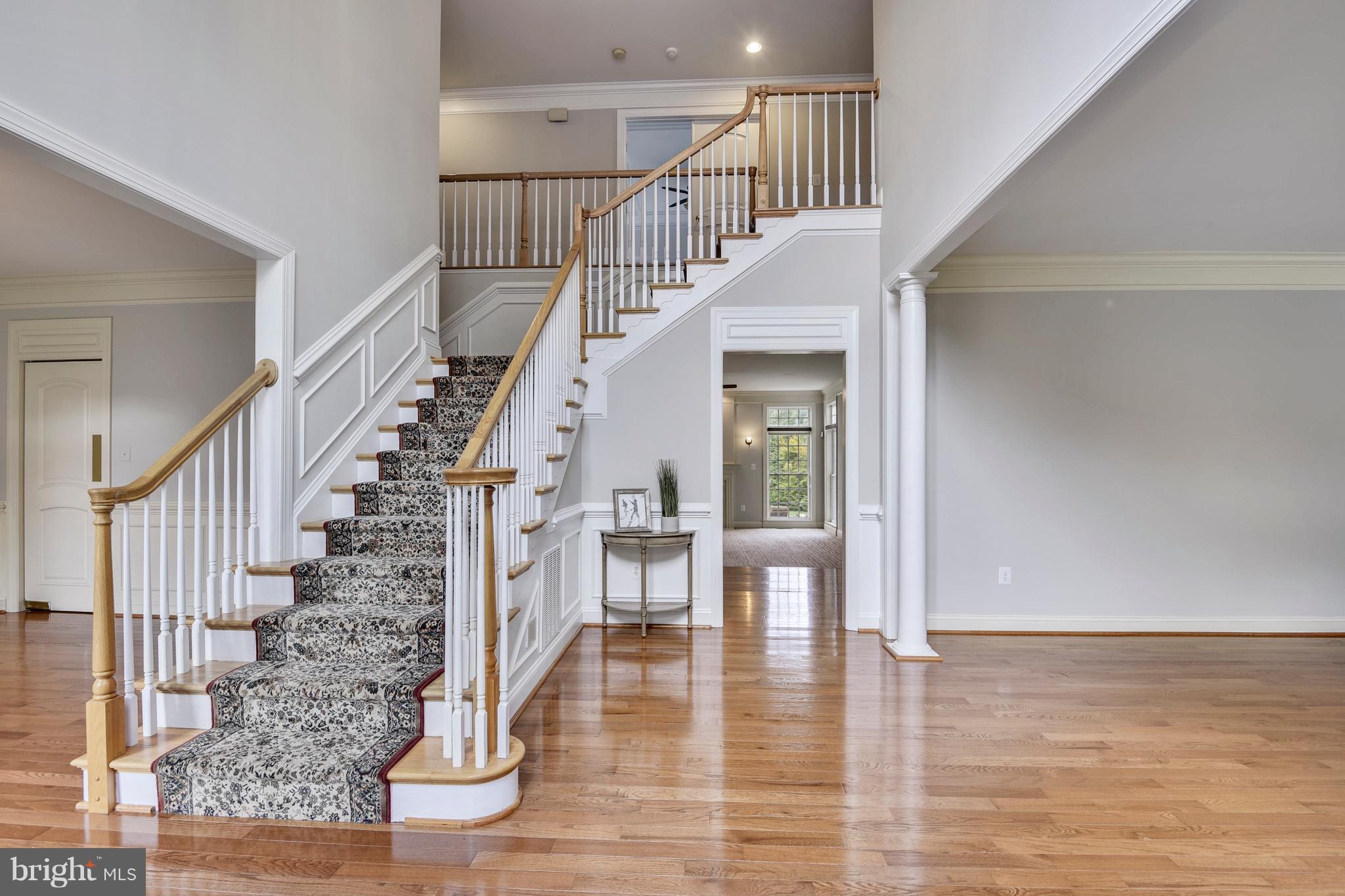 12607 Belmont Ridge Road Reisterstown, MD 21136 - Photo 5 of 28 Grand entrance-freshly painted, renovated home