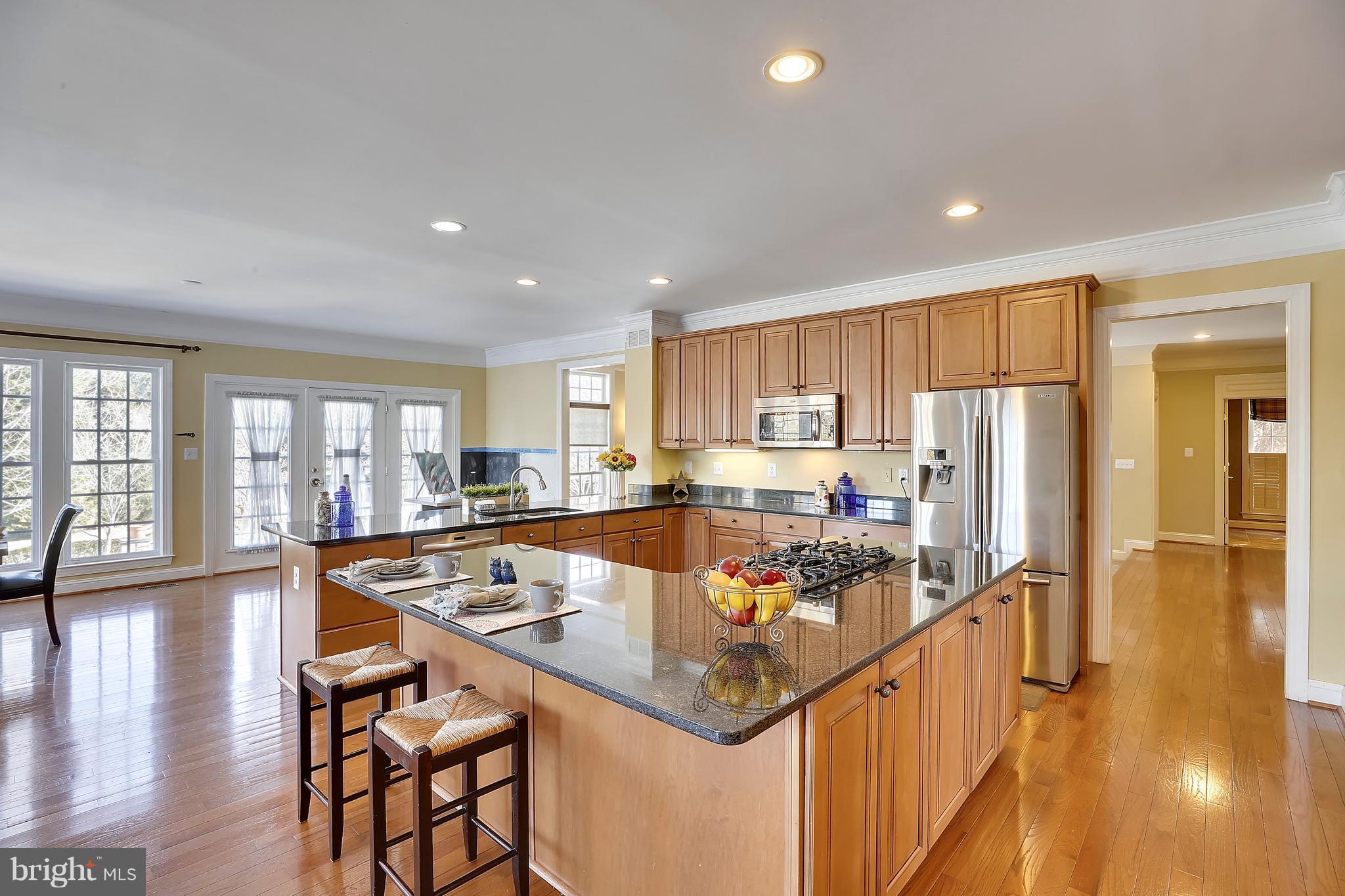 12607 Belmont Ridge Road Reisterstown, MD 21136 - Photo 8 of 28 Bar space, Table Space, Sofa Space, Granite