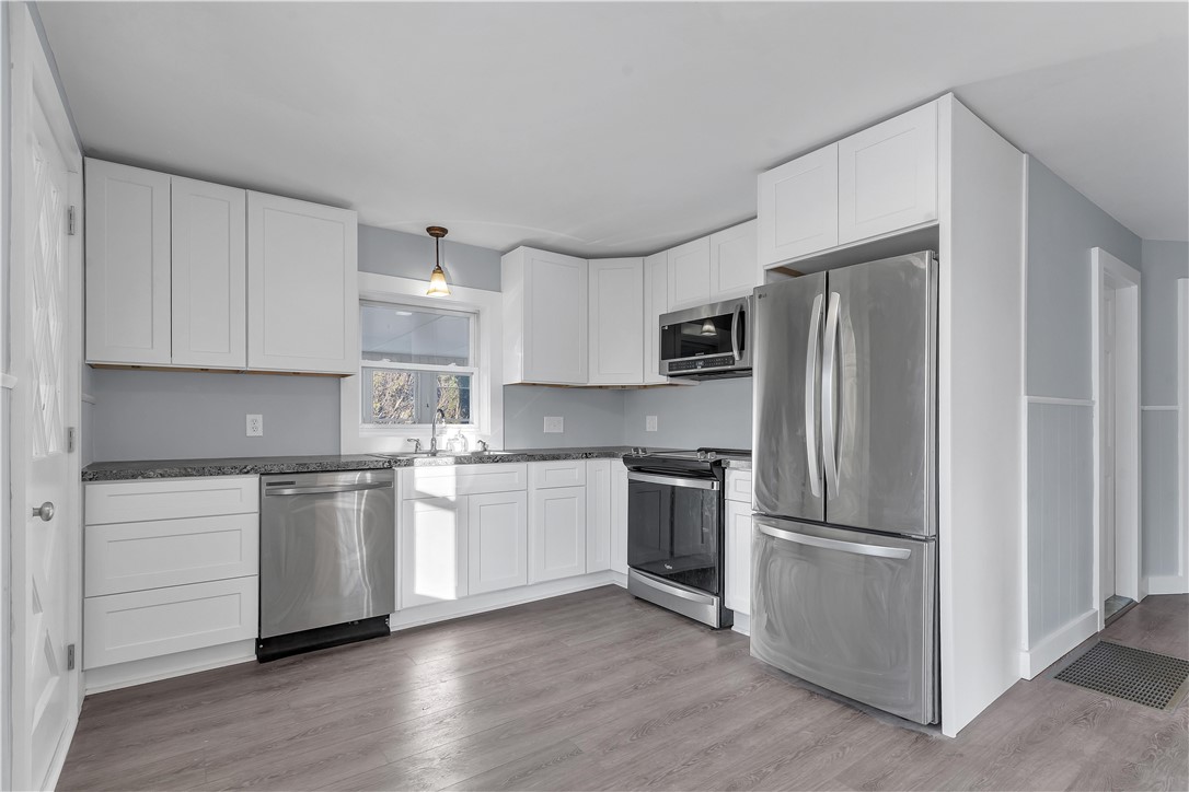 42 Armand Avenue Woonsocket, RI 02895 - Photo 2 of 43