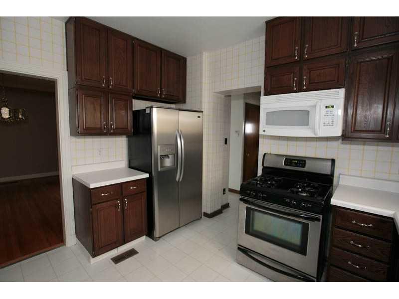 5412 Guarino Road Pittsburgh, PA 15217 - Photo 9 of 15 Kitchen.