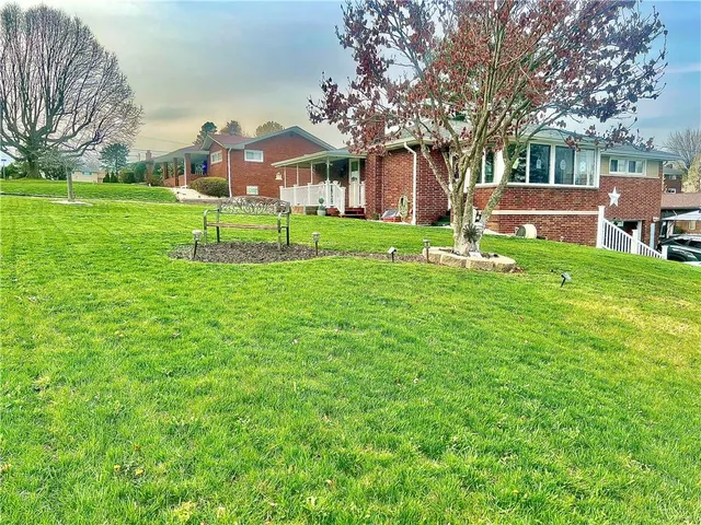 $250,000 | 210 Highland Drive, Elizabeth, PA 15037