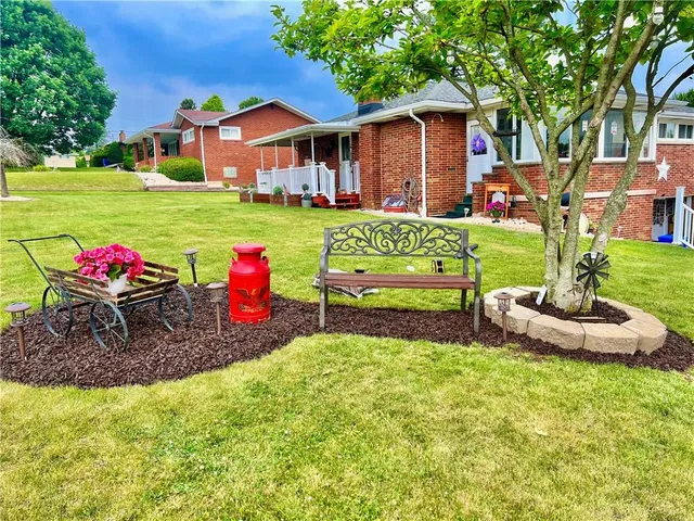 $250,000 | 210 Highland Drive, Elizabeth, PA 15037