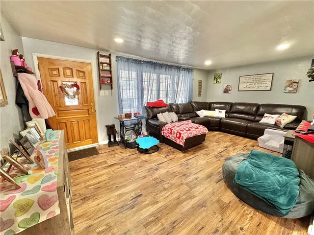 $250,000 | 210 Highland Drive, Elizabeth, PA 15037