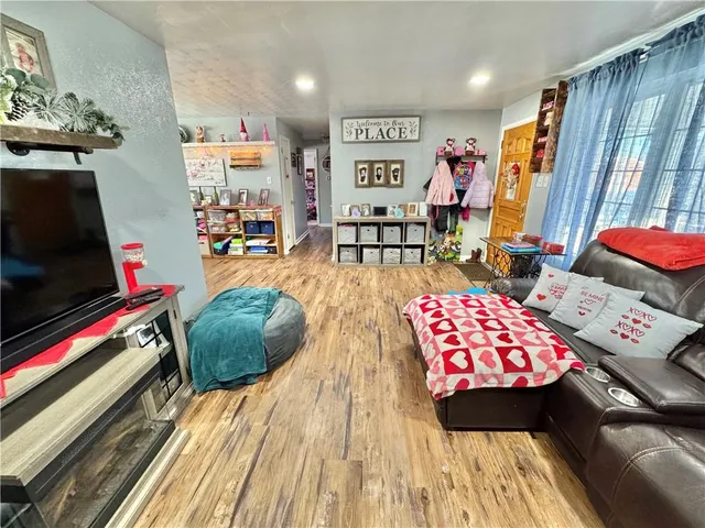 $250,000 | 210 Highland Drive, Elizabeth, PA 15037