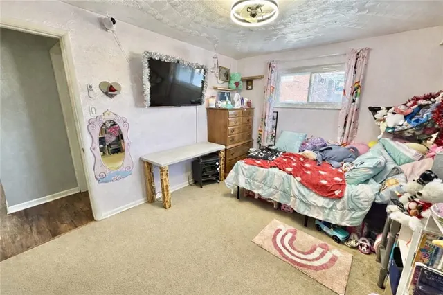 $250,000 | 210 Highland Drive, Elizabeth, PA 15037