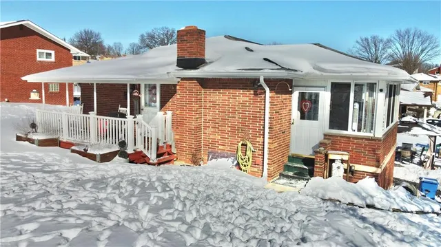 $250,000 | 210 Highland Drive, Elizabeth, PA 15037