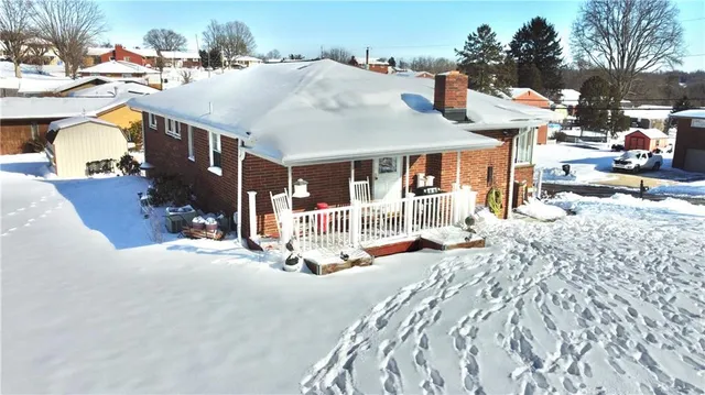 $250,000 | 210 Highland Drive, Elizabeth, PA 15037