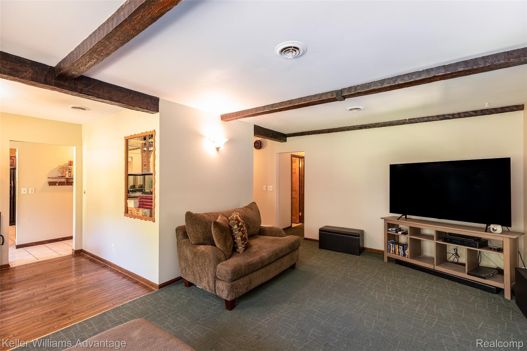 4540 Denton Road Canton, MI 48188 - Photo 20 of 38 20.Living