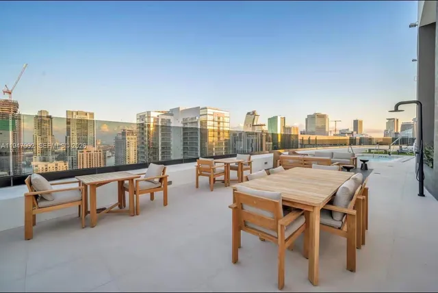 $570,000 | 225 North Miami Avenue, Unit 1102, Miami, FL 33128