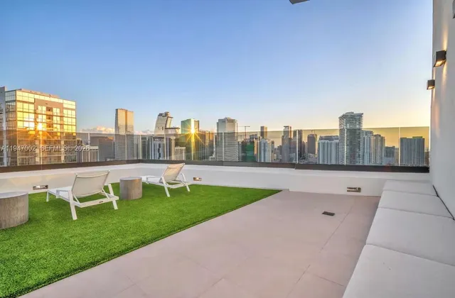 $570,000 | 225 North Miami Avenue, Unit 1102, Miami, FL 33128