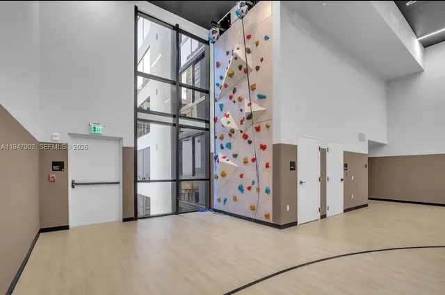 $570,000 | 225 North Miami Avenue, Unit 1102, Miami, FL 33128