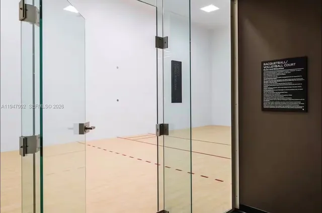 $570,000 | 225 North Miami Avenue, Unit 1102, Miami, FL 33128