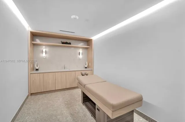 $570,000 | 225 North Miami Avenue, Unit 1102, Miami, FL 33128