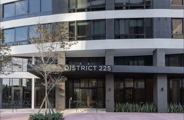 $570,000 | 225 North Miami Avenue, Unit 1102, Miami, FL 33128