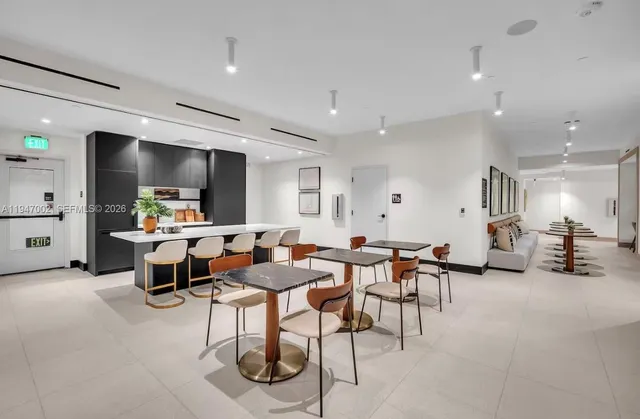 $570,000 | 225 North Miami Avenue, Unit 1102, Miami, FL 33128