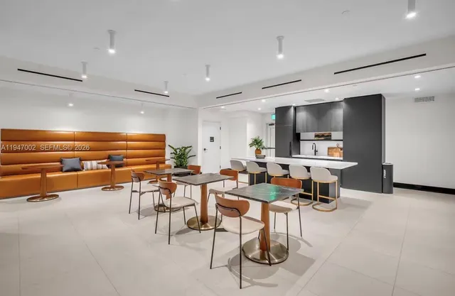 $570,000 | 225 North Miami Avenue, Unit 1102, Miami, FL 33128