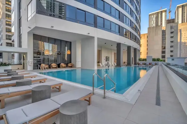 $570,000 | 225 North Miami Avenue, Unit 1102, Miami, FL 33128