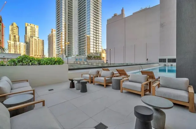 $570,000 | 225 North Miami Avenue, Unit 1102, Miami, FL 33128