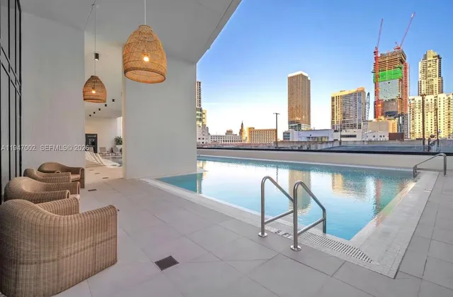 $570,000 | 225 North Miami Avenue, Unit 1102, Miami, FL 33128