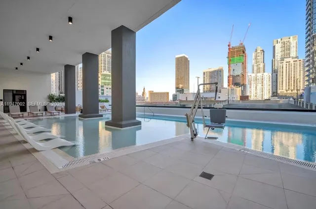 $570,000 | 225 North Miami Avenue, Unit 1102, Miami, FL 33128