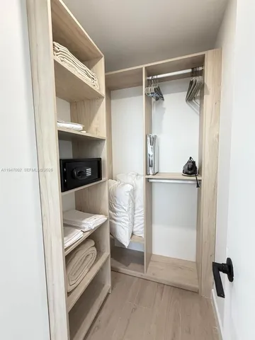 $570,000 | 225 North Miami Avenue, Unit 1102, Miami, FL 33128