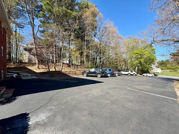 $1,950 | 15 Park Avenue, Unit 1, Foxboro, MA 02035
