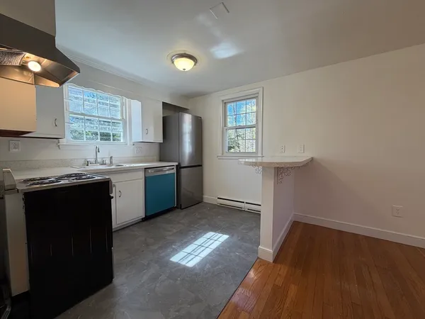 $1,950 | 15 Park Avenue, Unit 1, Foxboro, MA 02035