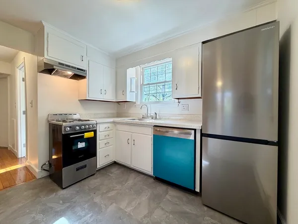 $1,950 | 15 Park Avenue, Unit 1, Foxboro, MA 02035