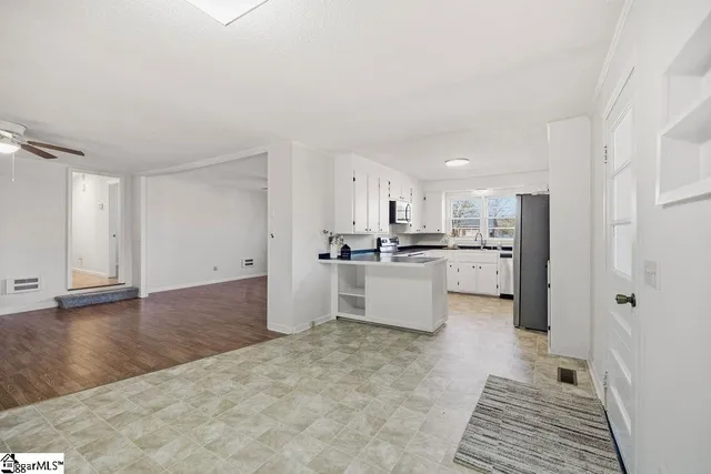 $239,900 | 144 Cloverhill Drive, Anderson, SC 29624