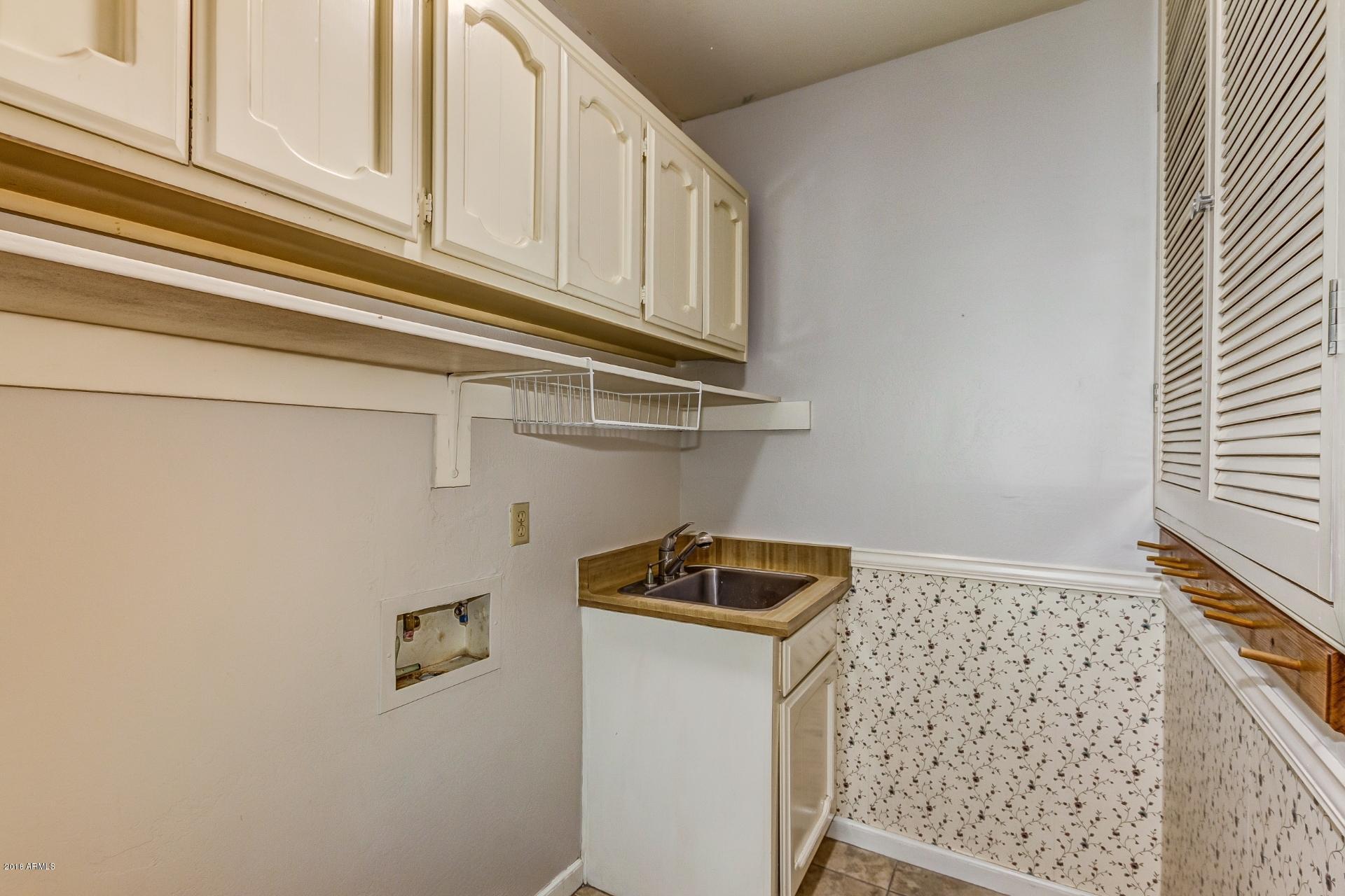4446 East Camelback Road, Unit 114 Phoenix, AZ 85018 - Photo 35 of 61 Laundry Room