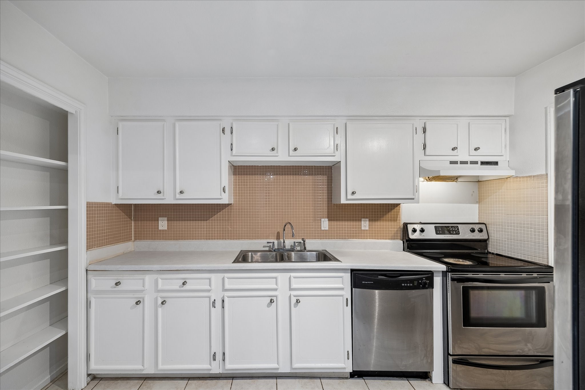 11540 Chimney Rock Road, Unit 201 Houston, TX 77035 - Photo 7 of 10 Gallery Image 7