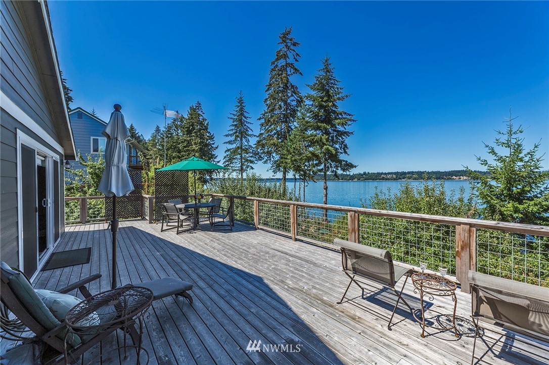 14301 Outer Bay Road Anderson Island, WA 98303 - Photo 24 of 40 a view of deck with patio