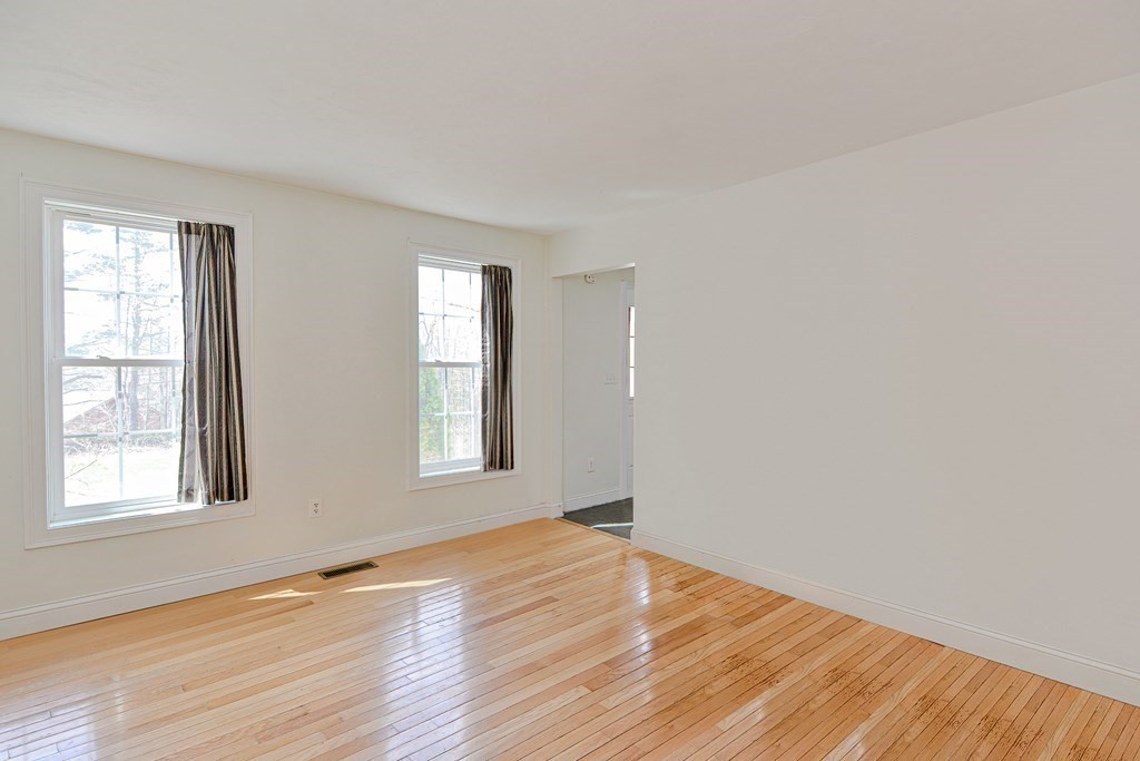 190 Foster Road Ashby, MA 01431 - Photo 8 of 20