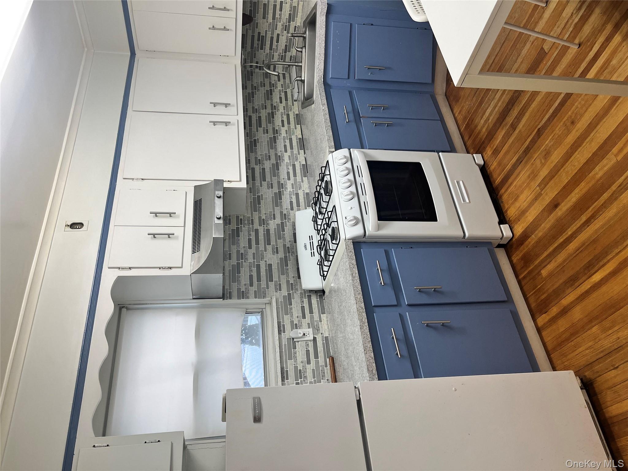 29 Pratt Street, Unit 2 New Rochelle, NY 10801 - Photo 2 of 12