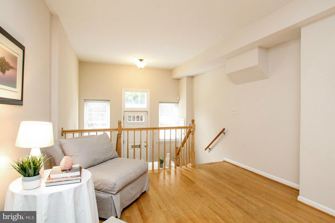 1119 Riverside Avenue Baltimore, MD 21230 - Photo 3 of 29 Living Room