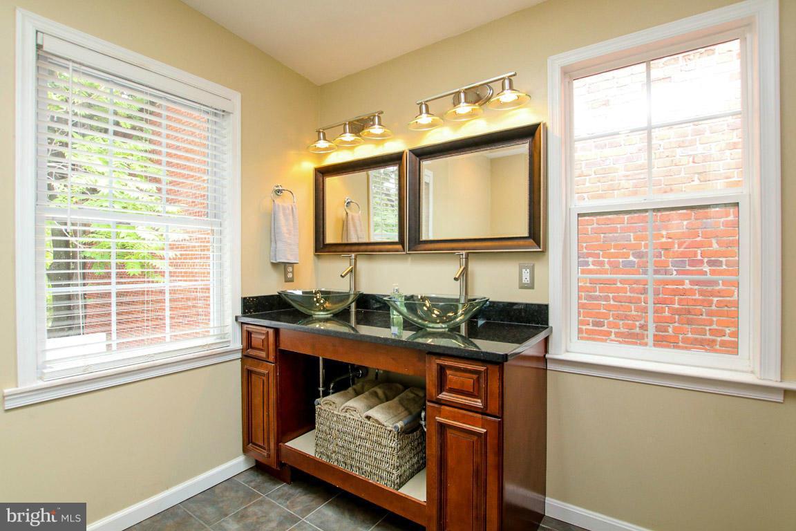 1119 Riverside Avenue Baltimore, MD 21230 - Photo 21 of 29 Bath (Master)