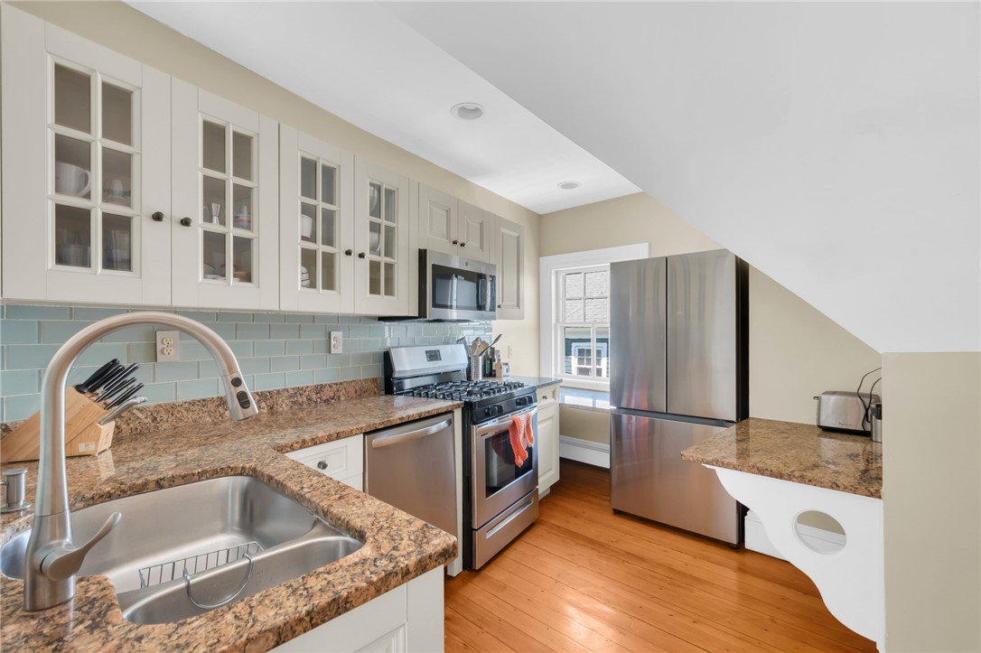 156 Prospect Street, Unit 3 Providence, RI 02906 - Photo 11 of 27
