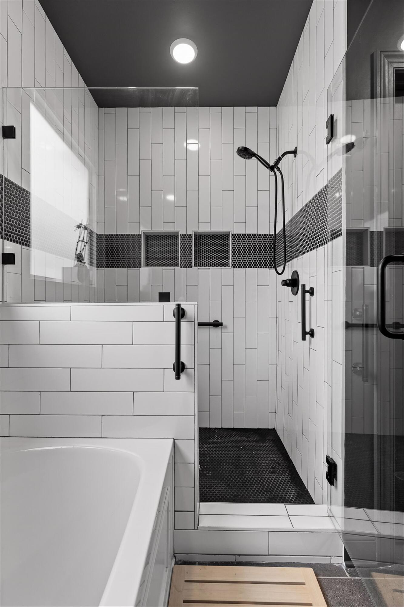 1531 Bowtie Road Chattanooga, TN 37421 - Photo 26 of 53 Primary Bath