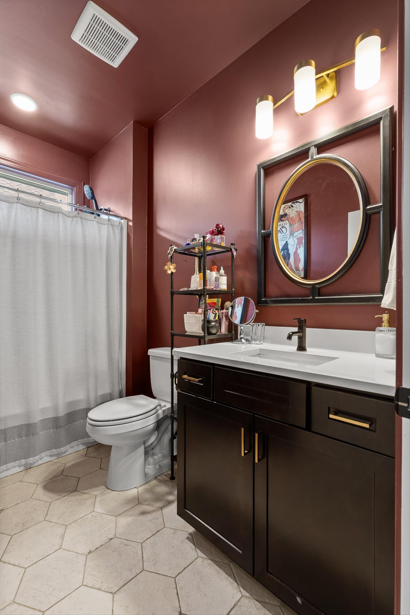 1531 Bowtie Road Chattanooga, TN 37421 - Photo 33 of 53 Full Bath Upstairs