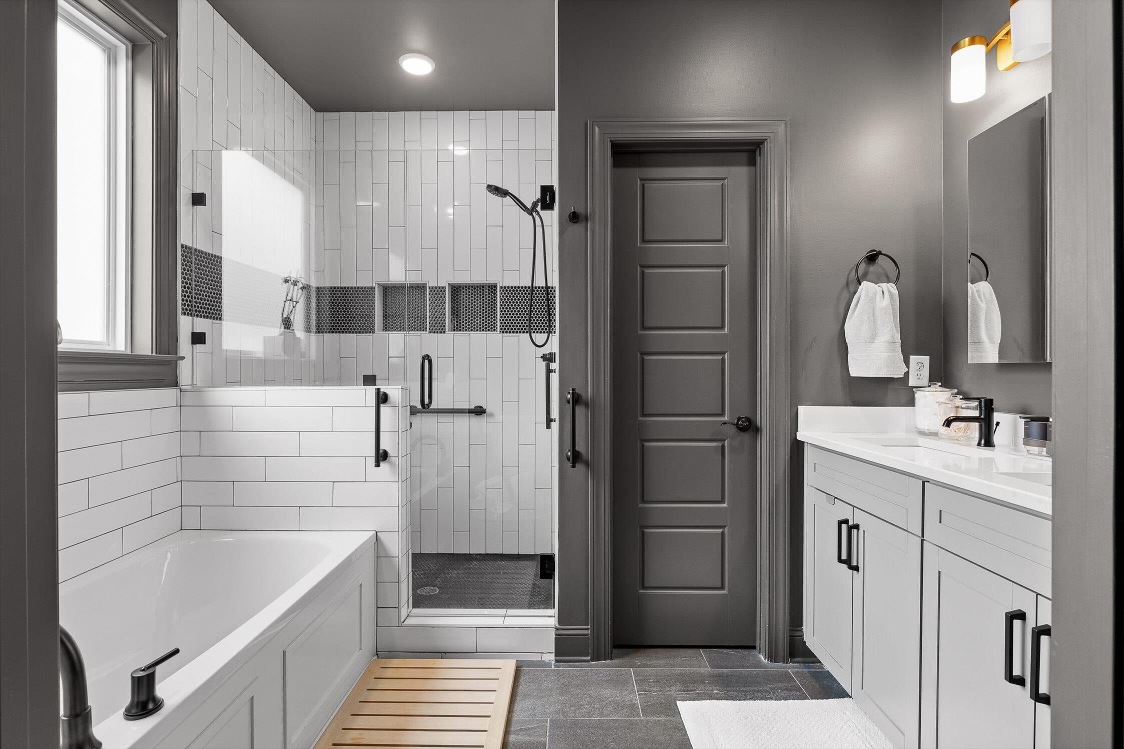 1531 Bowtie Road Chattanooga, TN 37421 - Photo 4 of 53 Primary Bath