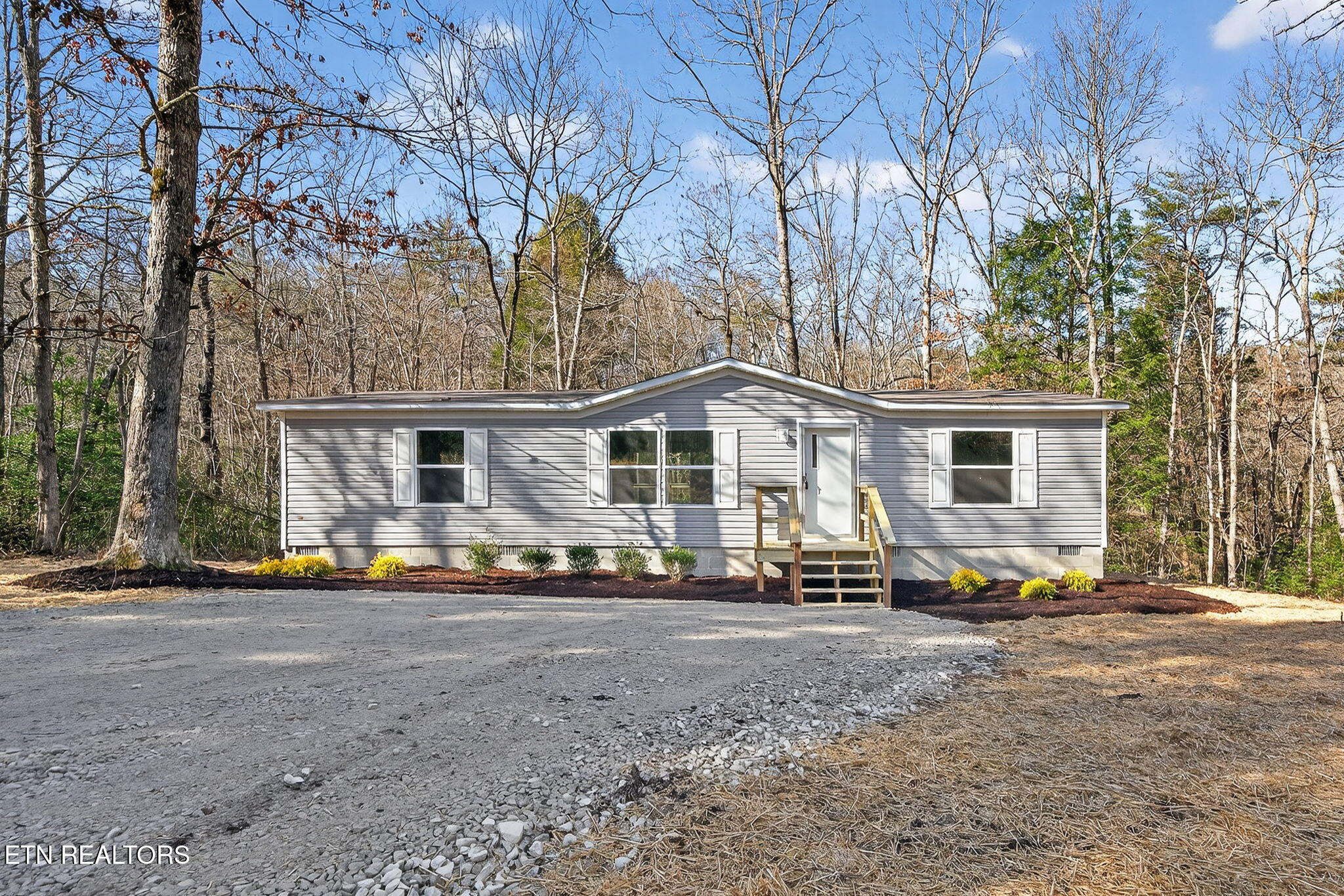 391 Cherokee Road Crossville, TN 38572 - Photo 1 of 28 IMG_4953_3184