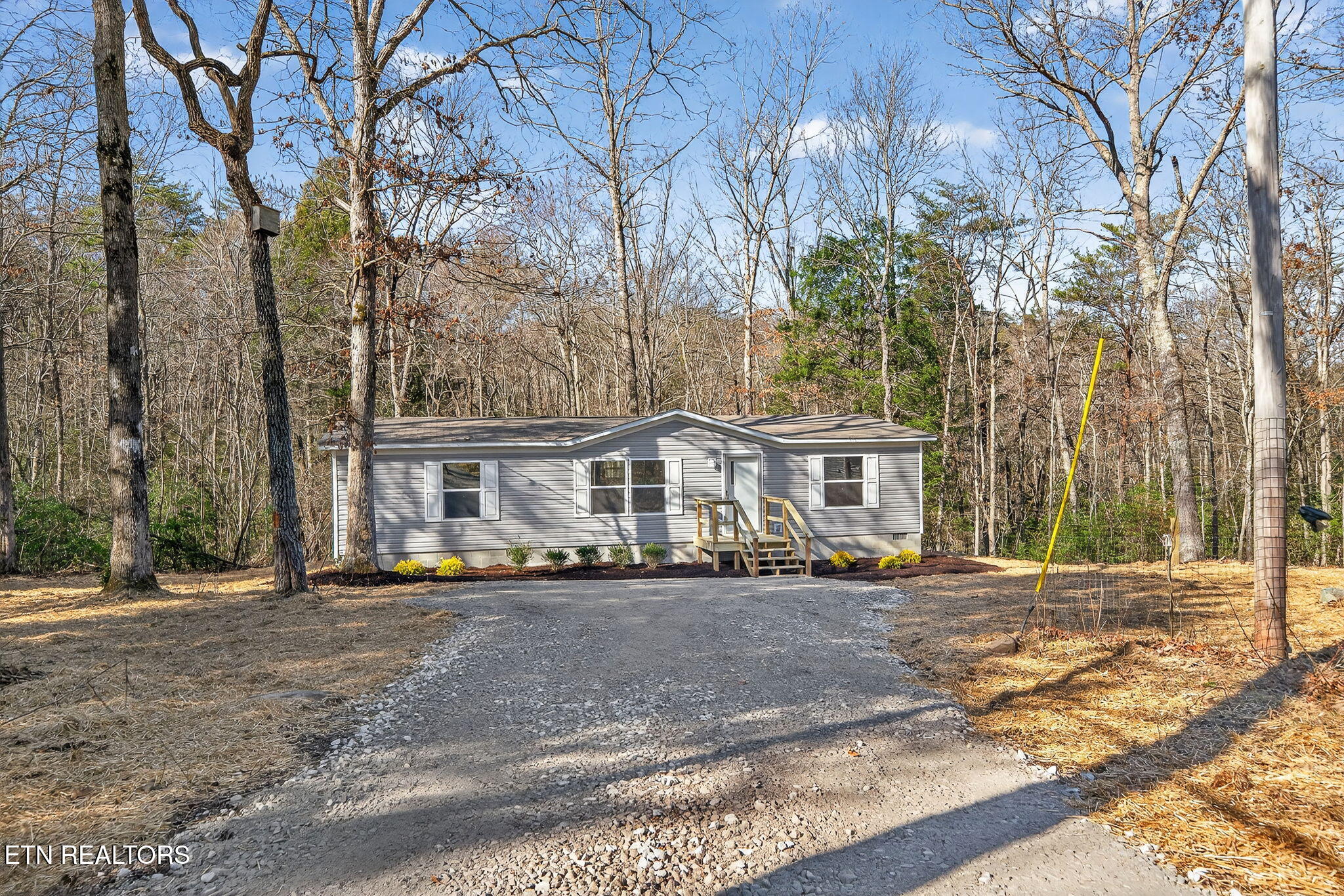 391 Cherokee Road Crossville, TN 38572 - Photo 2 of 28 IMG_4941_954