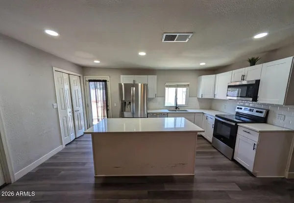 $650,000 | 7635 North 76th Lane, Glendale, AZ 85303