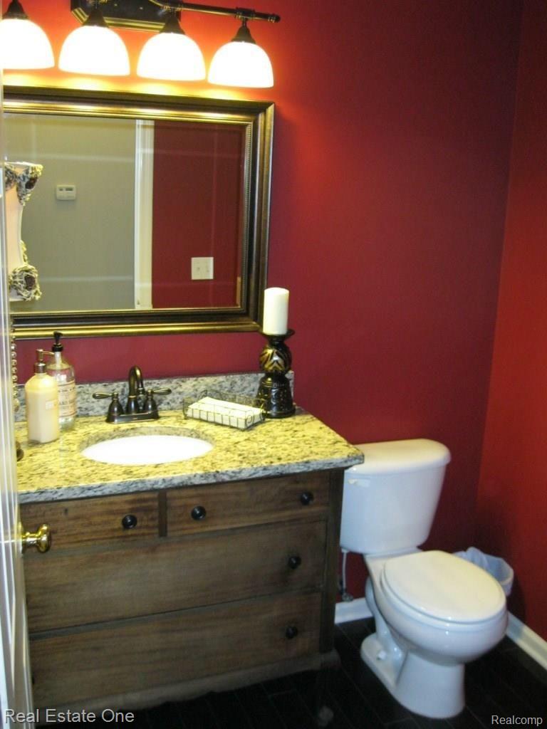 4245 Derry Court Rochester, MI 48306 - Photo 14 of 39 First Floor Powder Room